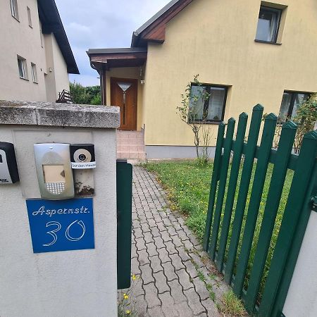 Small-Comfy Guest House In Donaustadt Garden - Not Shared! Wien Ngoại thất bức ảnh