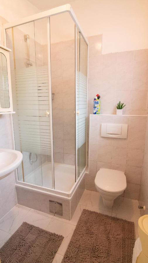 Small-Comfy Guest House In Donaustadt Garden - Not Shared! Wien Ngoại thất bức ảnh