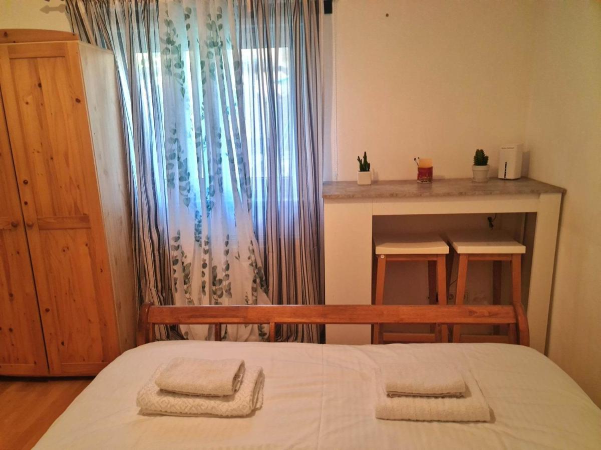 Small-Comfy Guest House In Donaustadt Garden - Not Shared! Wien Ngoại thất bức ảnh
