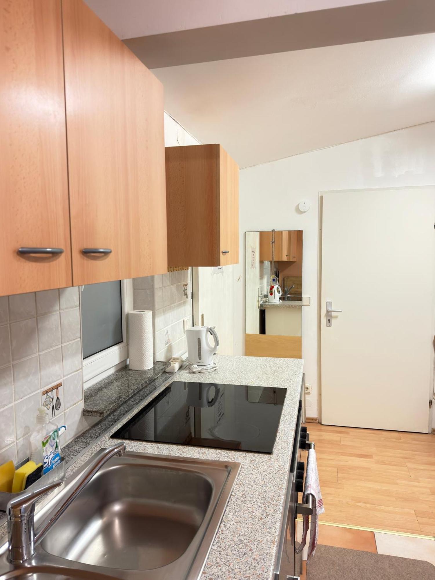 Small-Comfy Guest House In Donaustadt Garden - Not Shared! Wien Ngoại thất bức ảnh