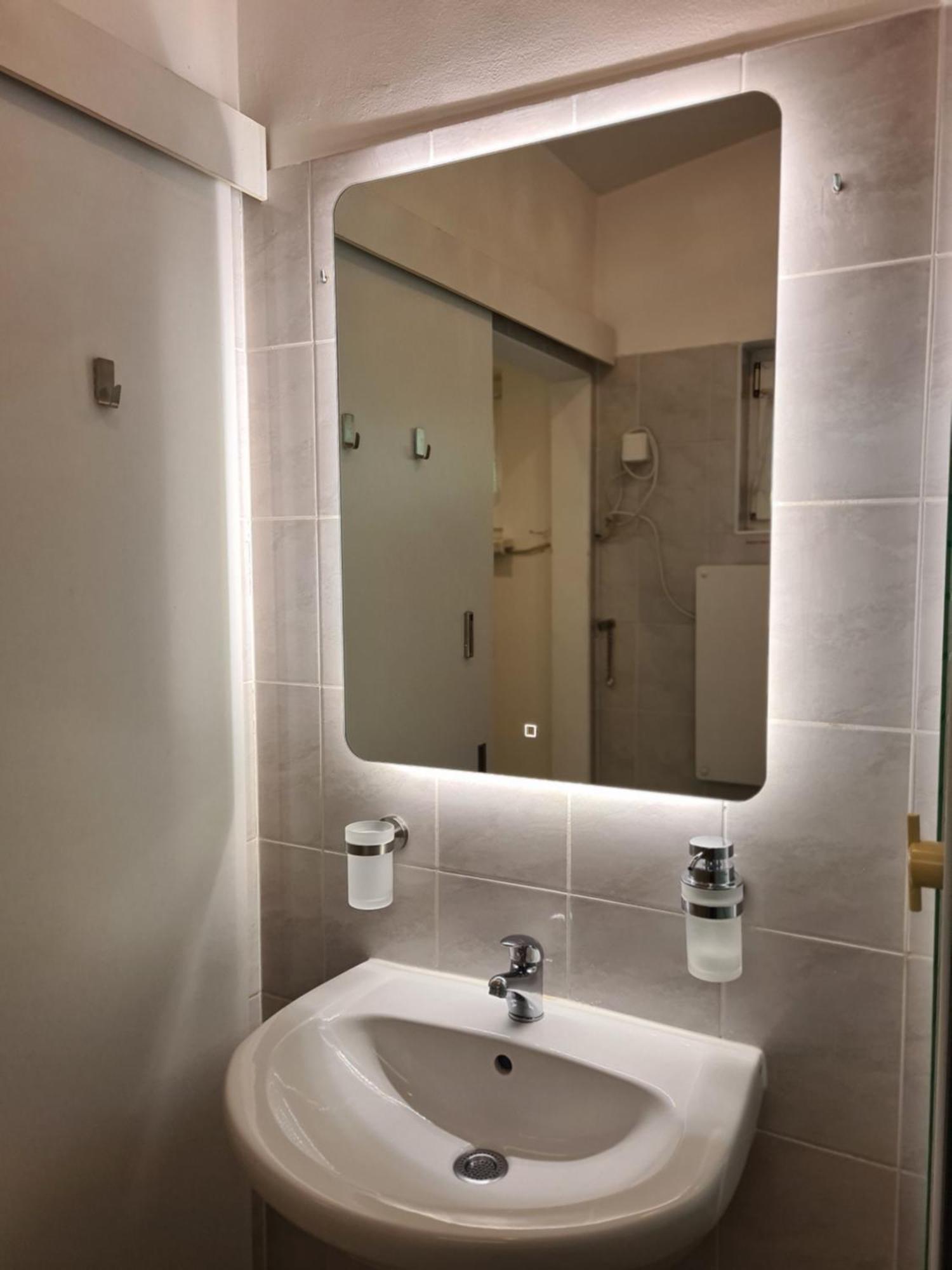 Small-Comfy Guest House In Donaustadt Garden - Not Shared! Wien Ngoại thất bức ảnh